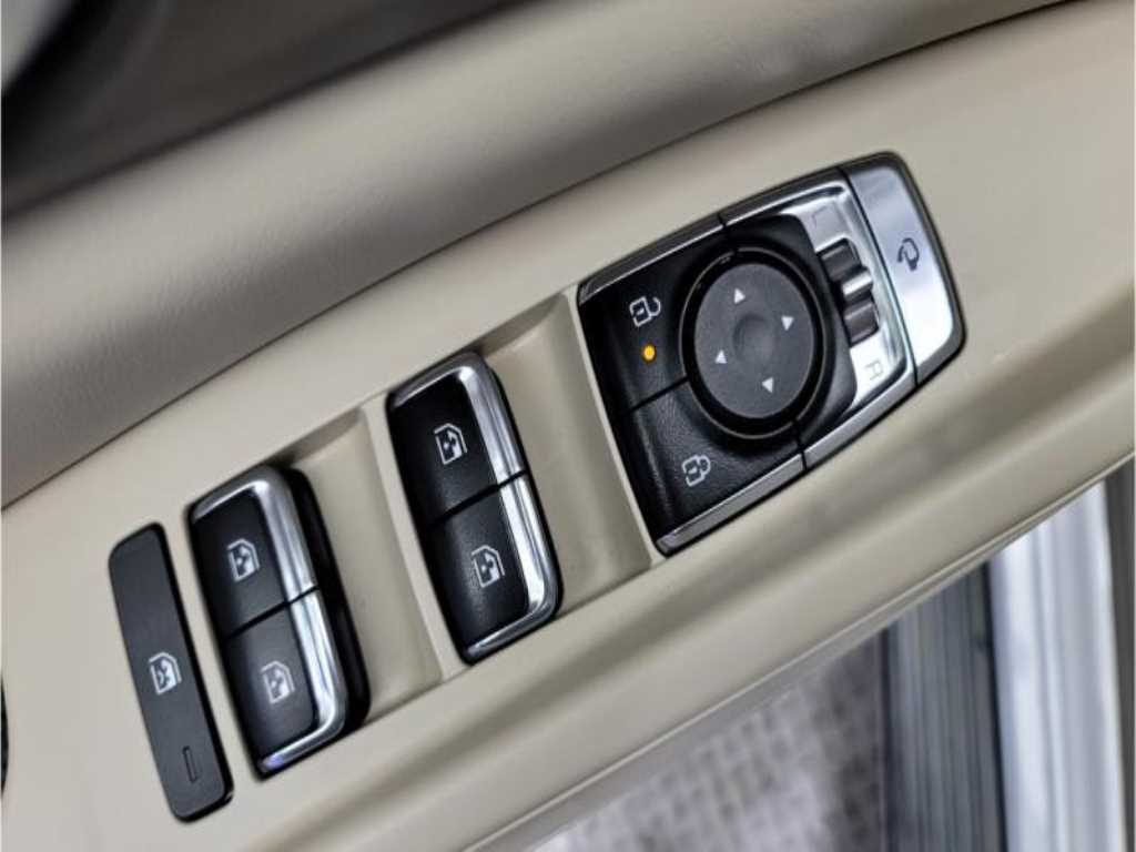 KIA Carnival - Vista 7