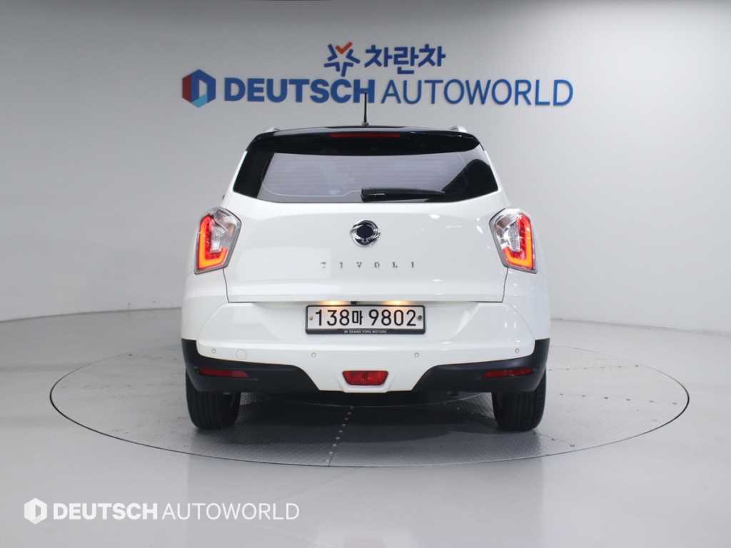 Ssangyong Tivoli - Vista 4