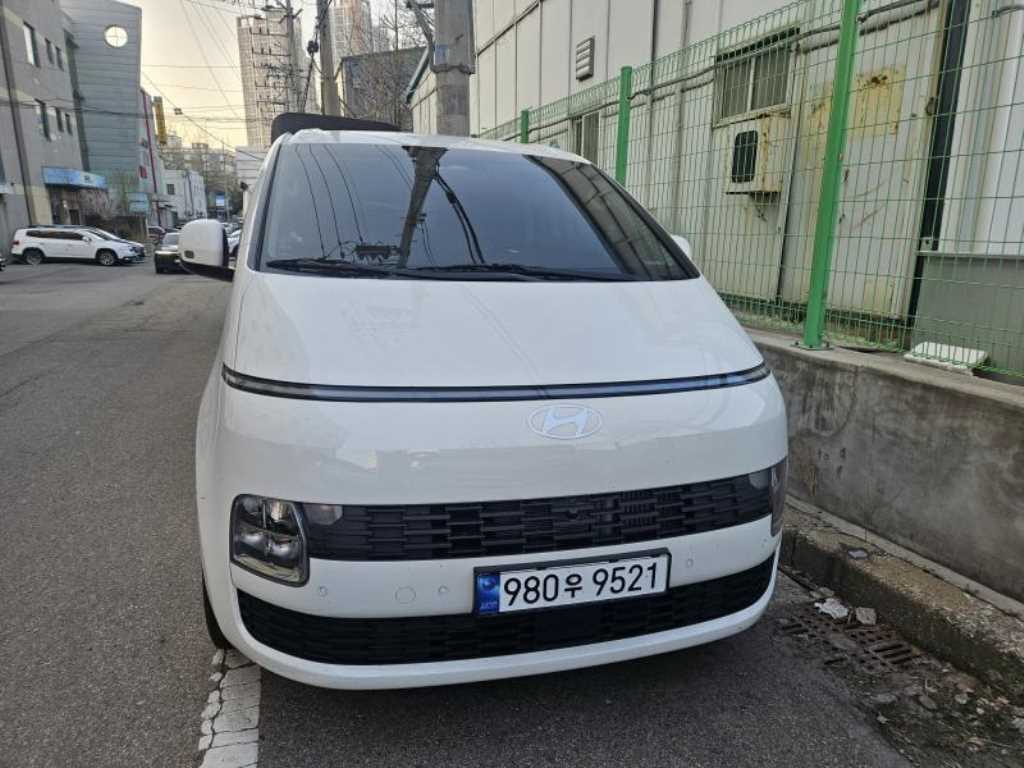 HYUNDAI Staria - Vista 4