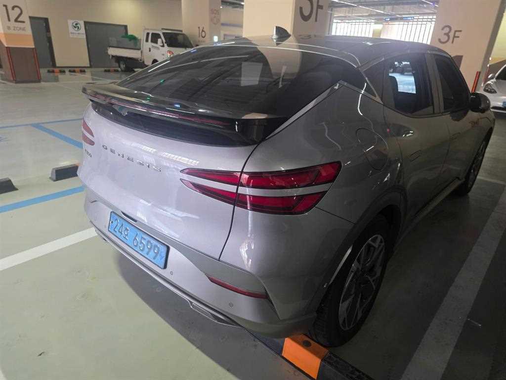 Genesis GV60 - Vista 6