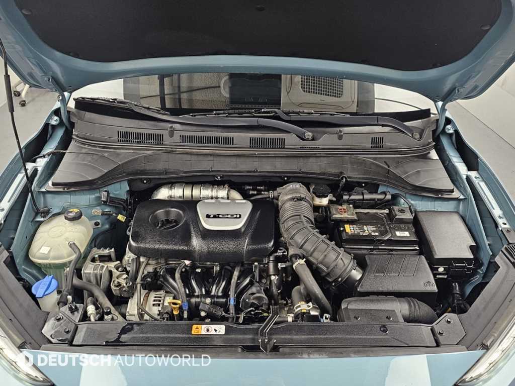 HYUNDAI Kona - Vista 6