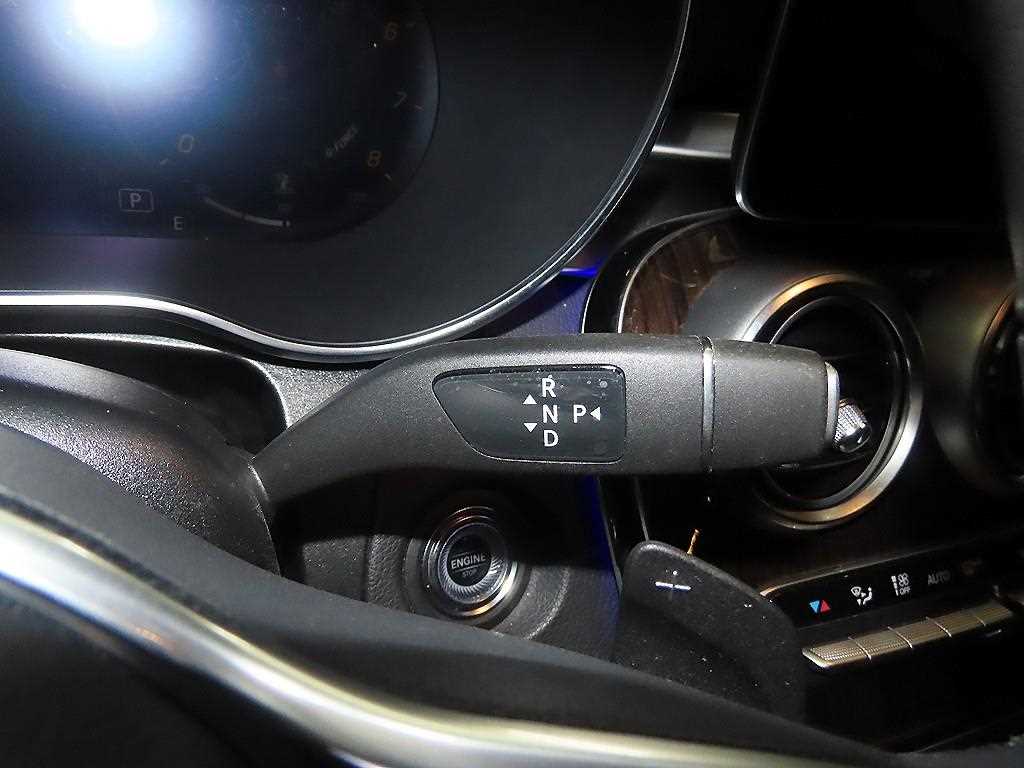 Mercedes Benz GLC Class - Vista 12