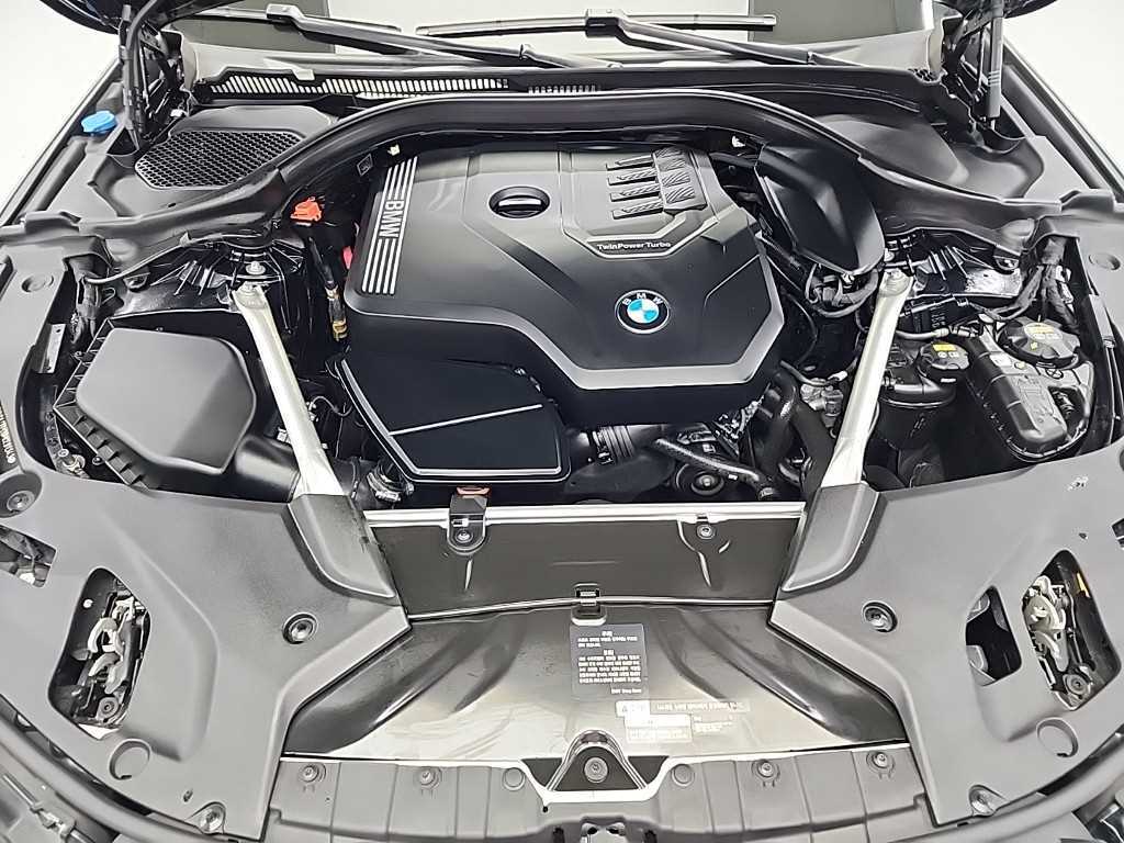 BMW 5 Series - Vista 5