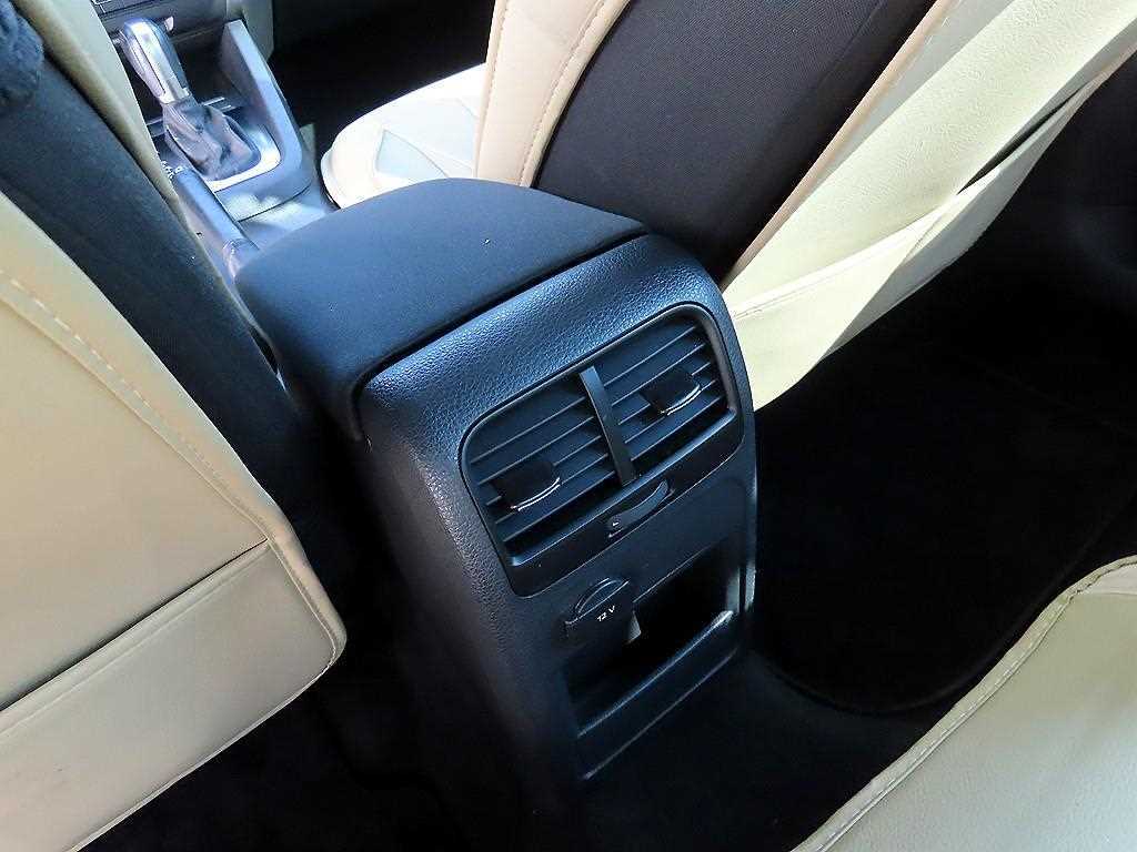 Volkswagen Jetta 2011 Blanco - Importación desde Corea - HF Imports Iquique - Foto 17