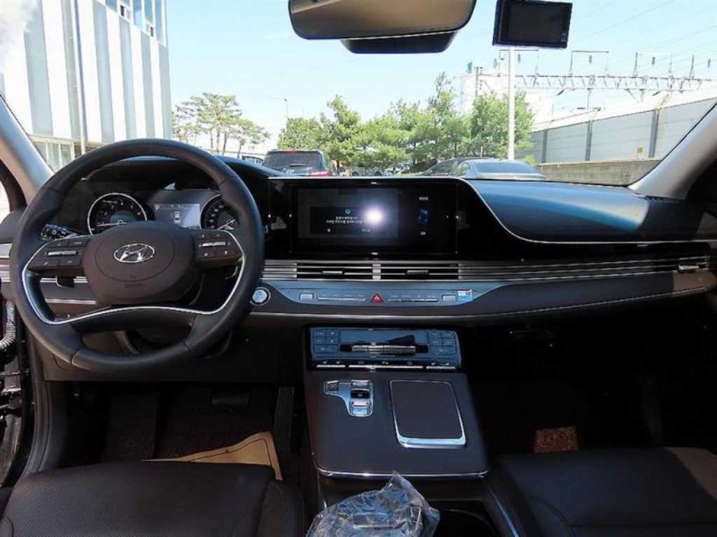 HYUNDAI Grandeur - Vista 7