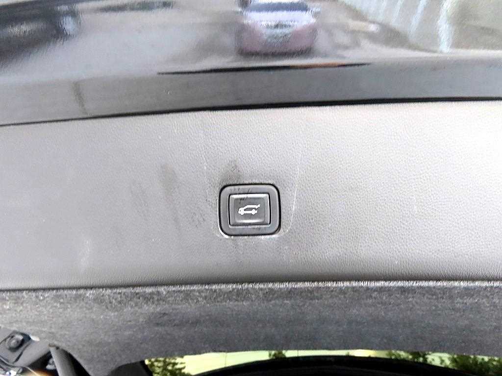 Chevrolet Travers 2021 Negro - Importación desde Corea - HF Imports Iquique - Foto 15