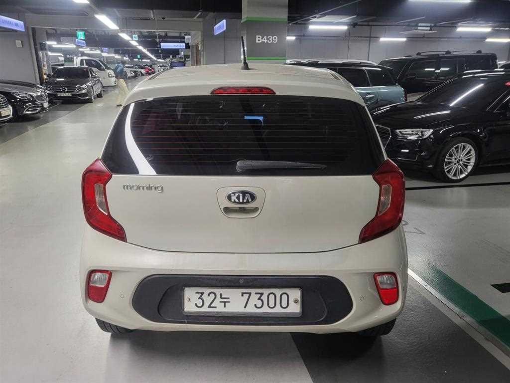 KIA Morning - Vista 5