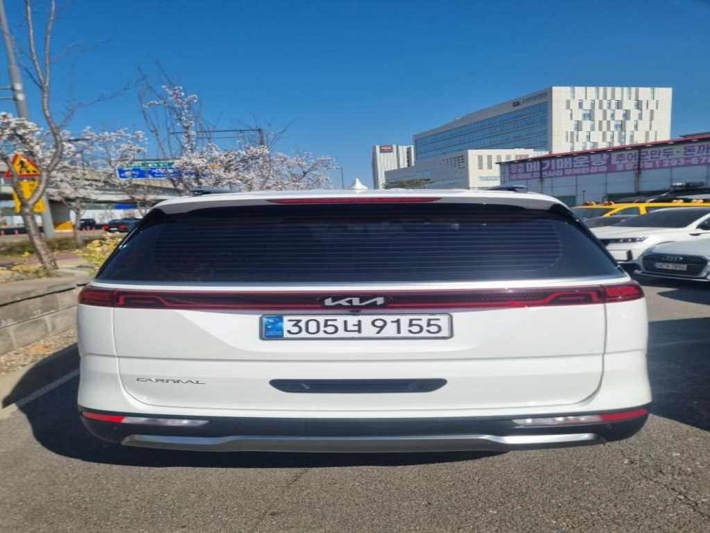 KIA Carnival - Vista 5