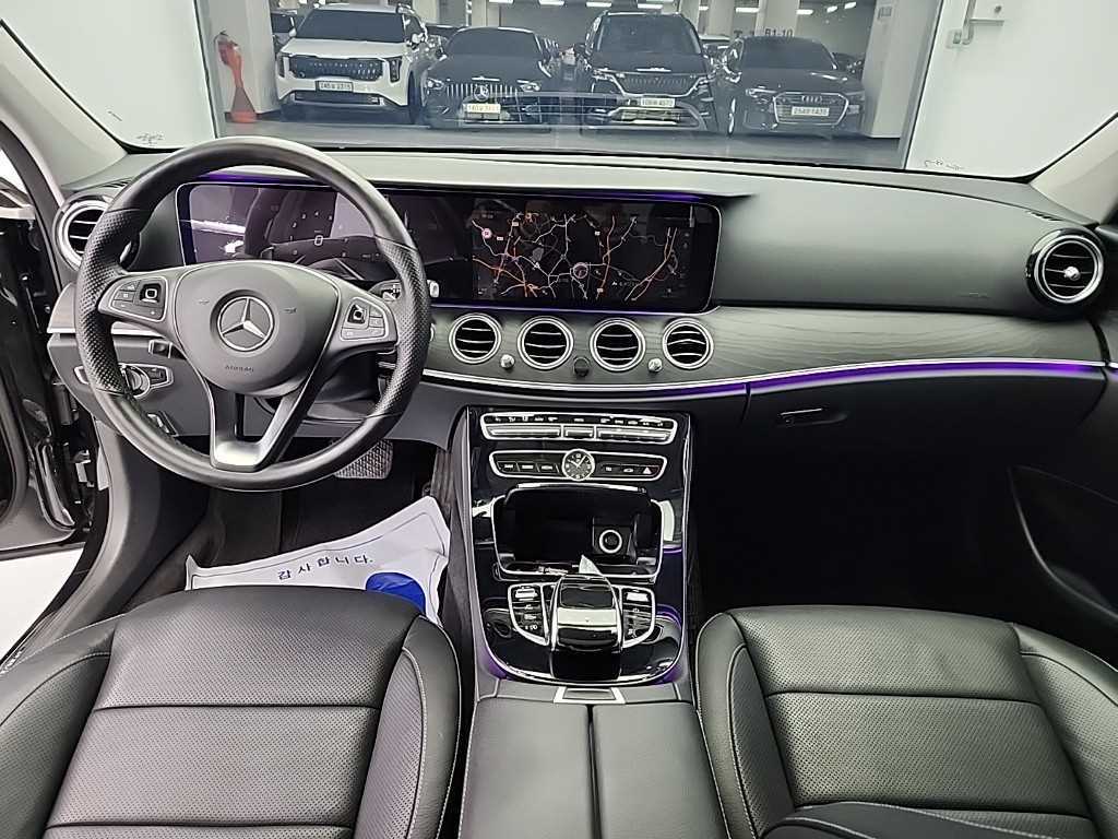 Mercedes Benz E class - Vista 7