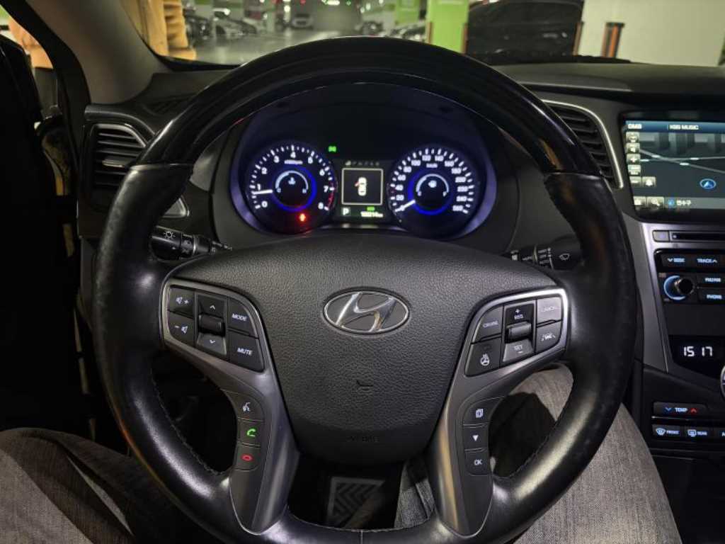 HYUNDAI Grandeur - Vista 6