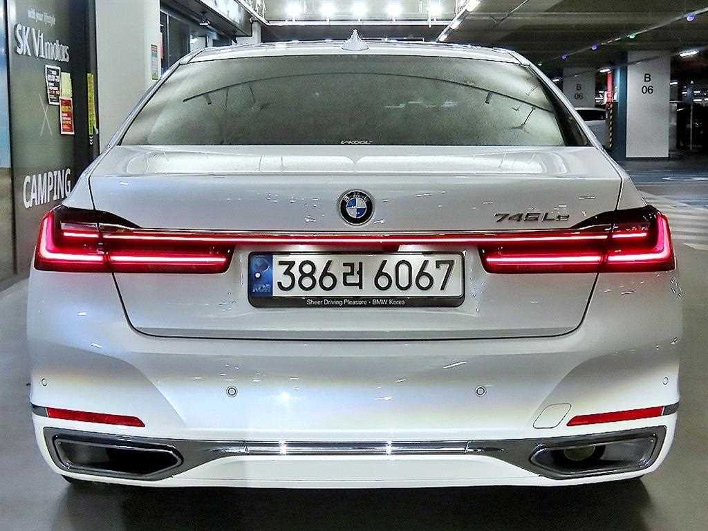 BMW 7 Series - Vista 5