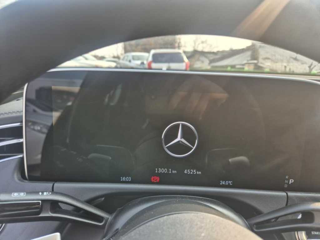 Mercedes Benz E class - Vista 10