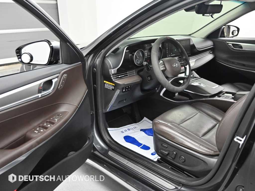 HYUNDAI Grandeur - Vista 11