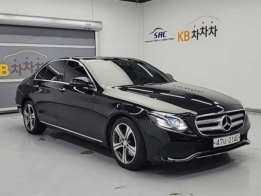 Mercedes Benz E class - Vista 4