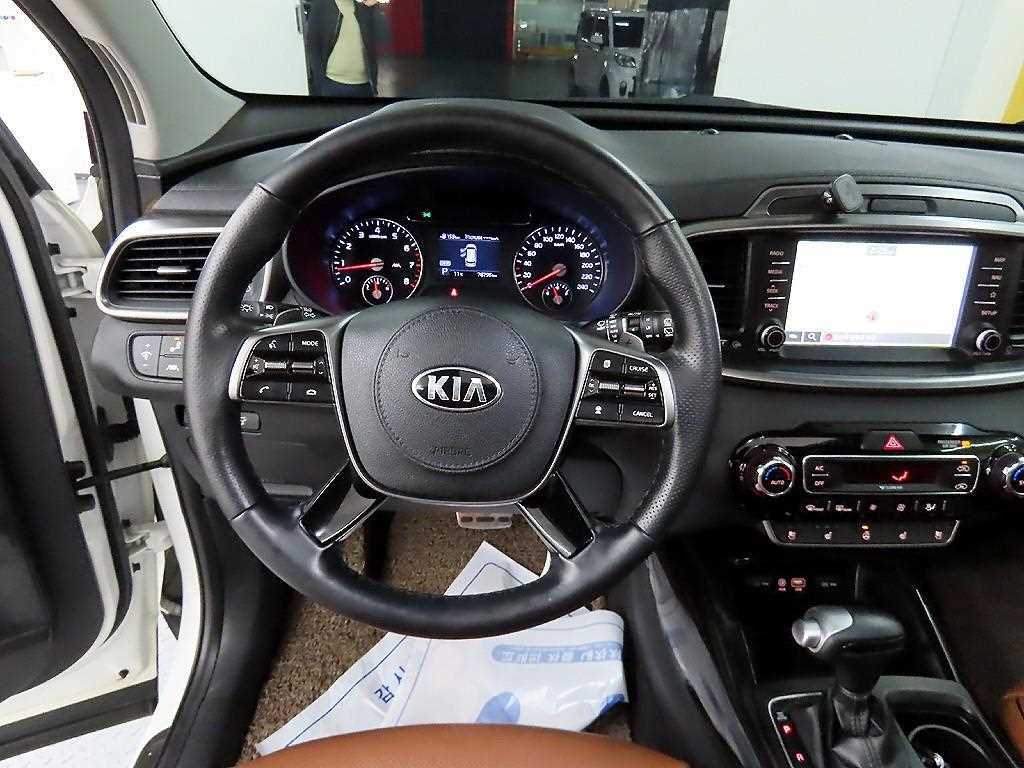 KIA Sorento - Vista 9