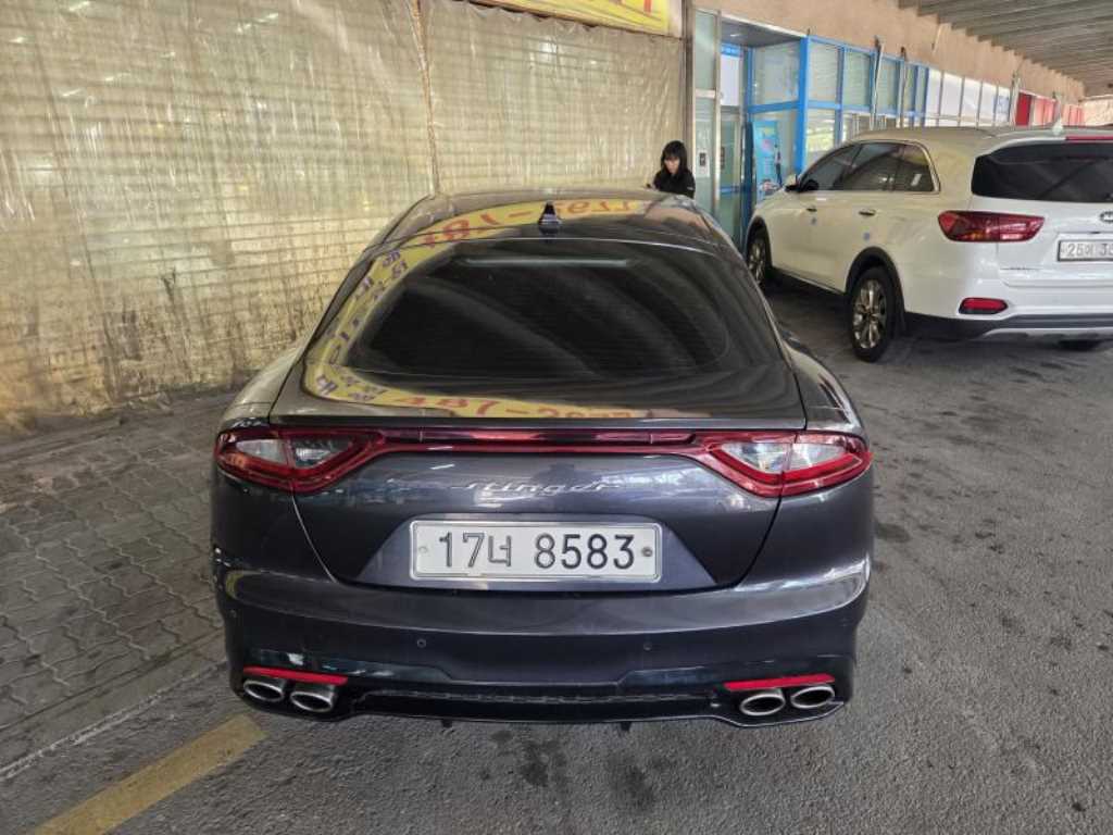 KIA Stinger - Vista 2