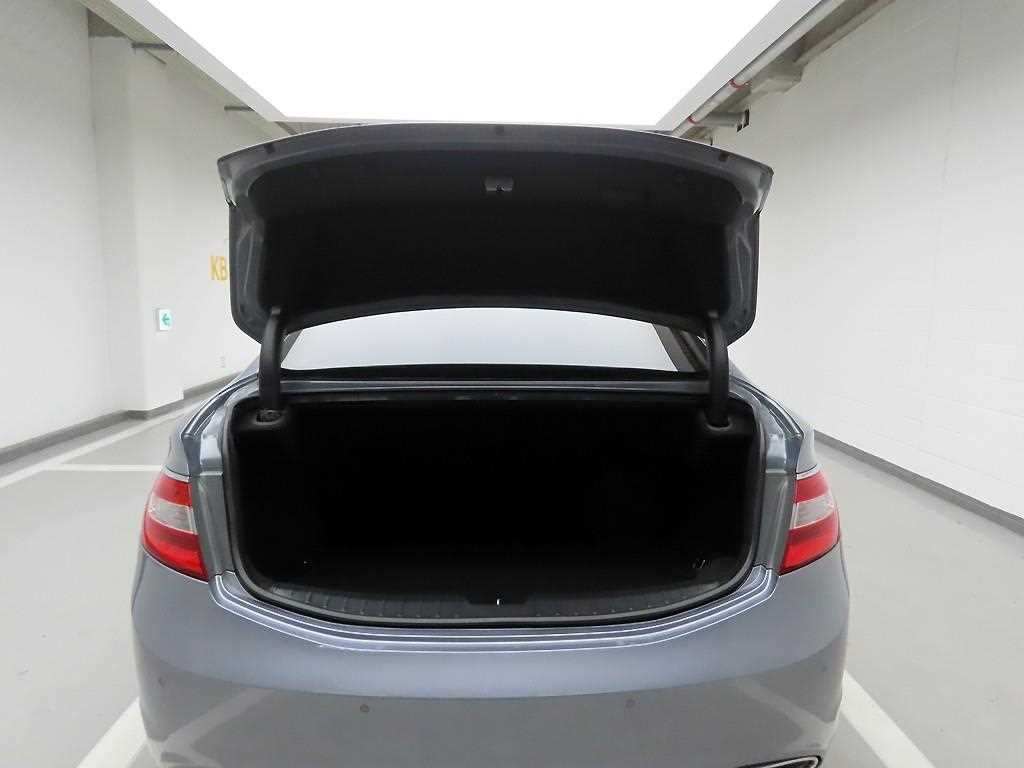 HYUNDAI Grandeur - Vista 5