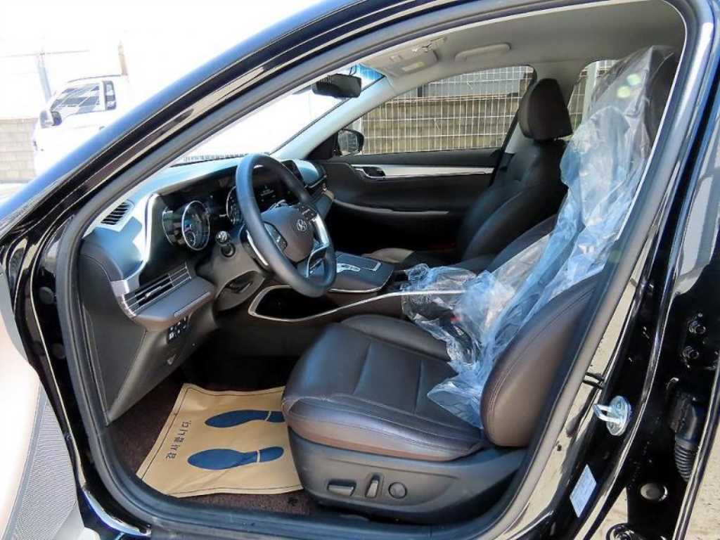 HYUNDAI Grandeur - Vista 5