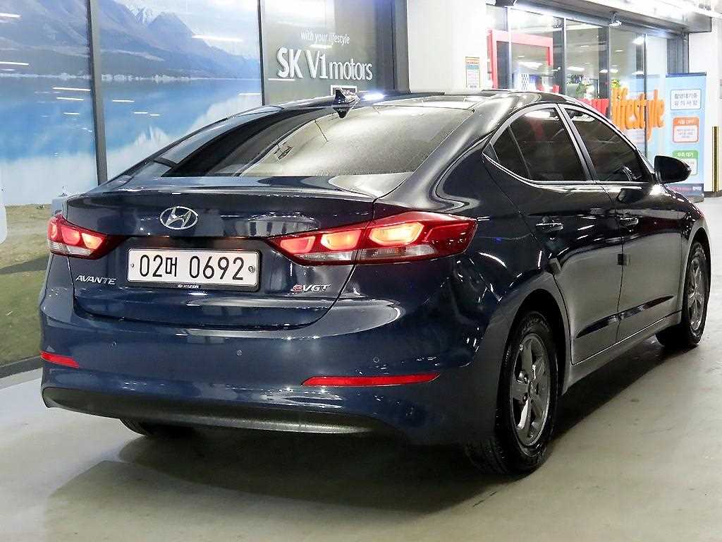 HYUNDAI Avante - Vista 4