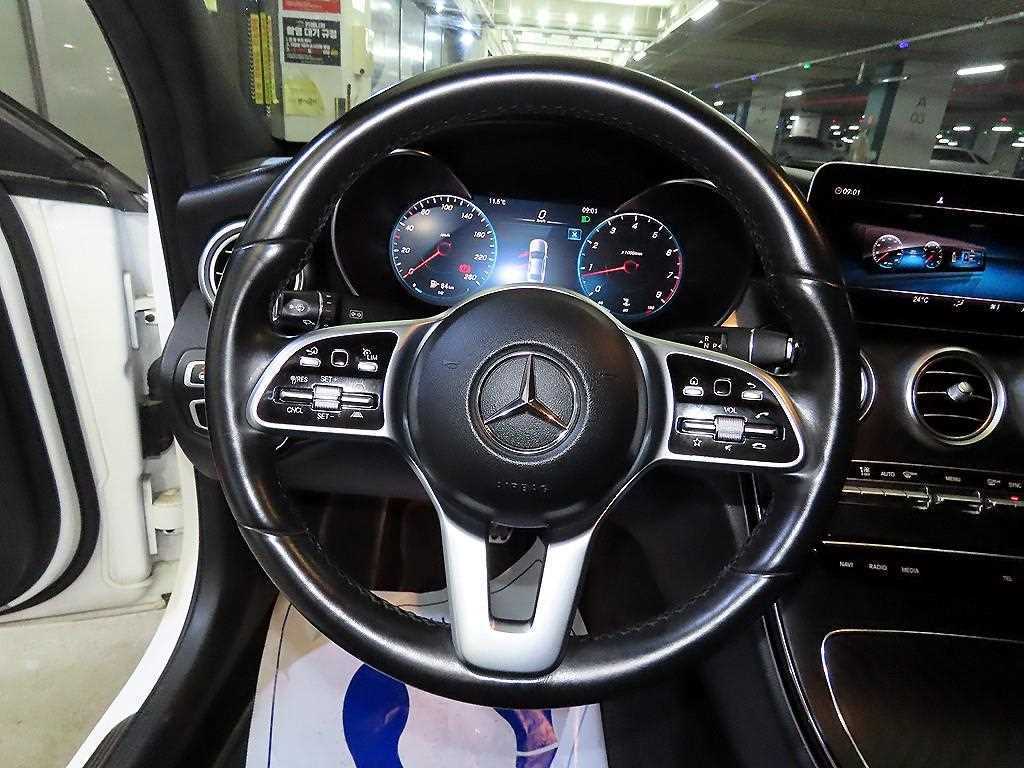 Mercedes Benz C Class - Vista 8