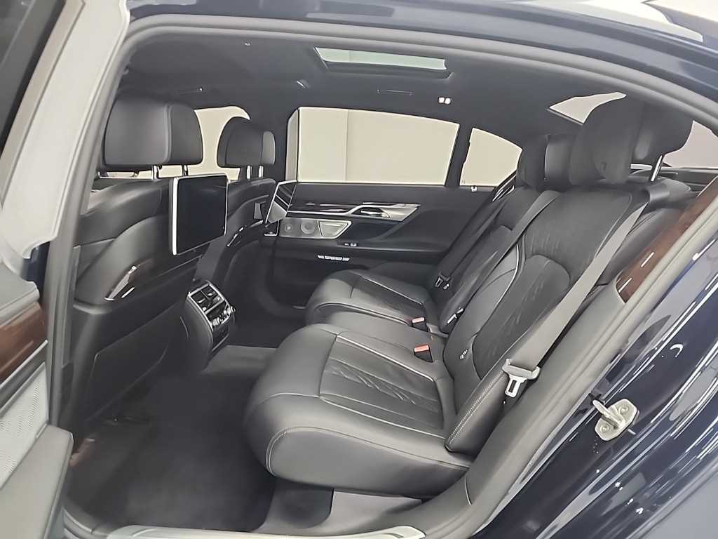 BMW 7 Series - Vista 12