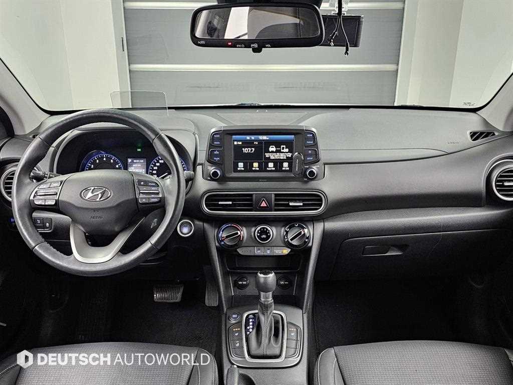 HYUNDAI Kona - Vista 7