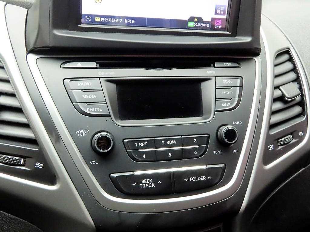 HYUNDAI Avante - Vista 9