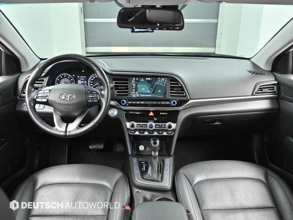 HYUNDAI Avante - Vista 7