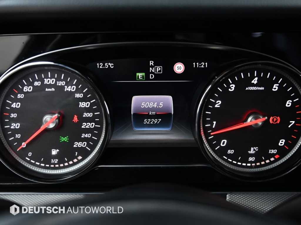 Mercedes Benz E class - Vista 8