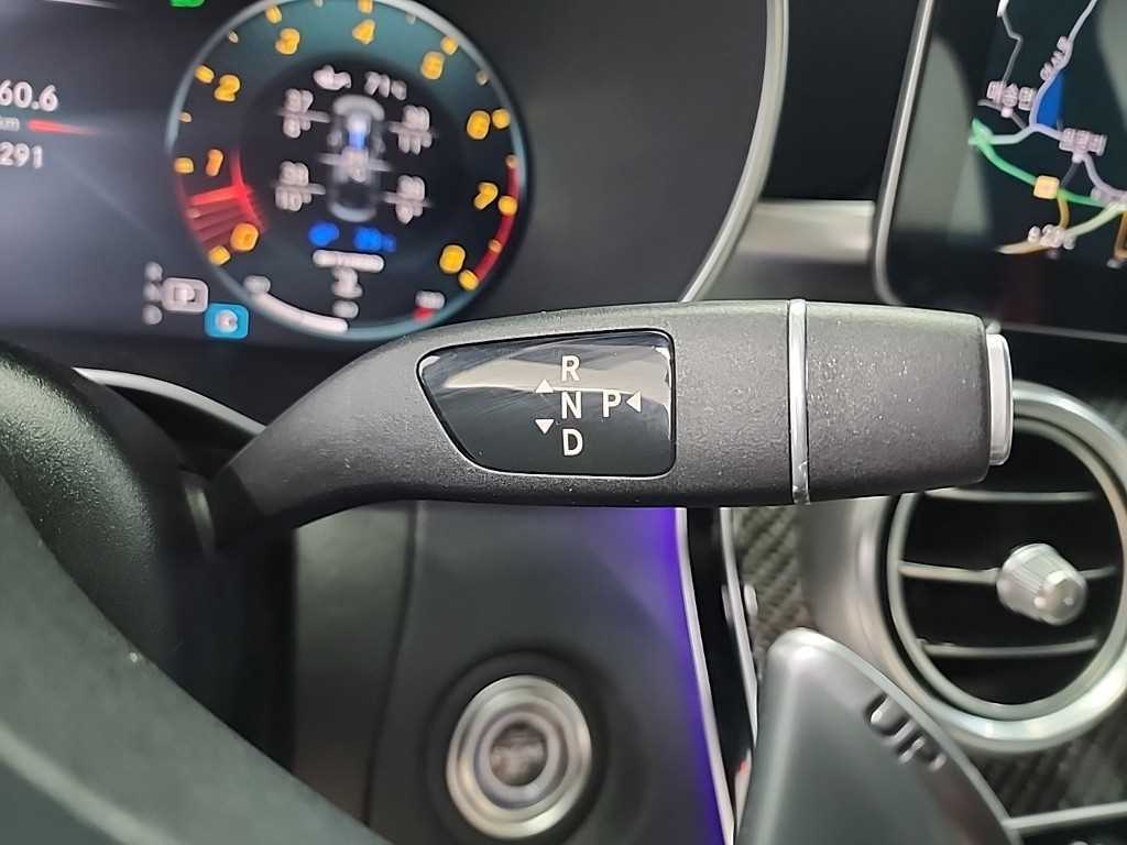 Mercedes Benz GLC Class - Vista 8