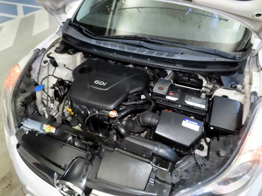 HYUNDAI Avante 2011 Blanco - Importación desde Corea - HF Imports Iquique - Foto 16