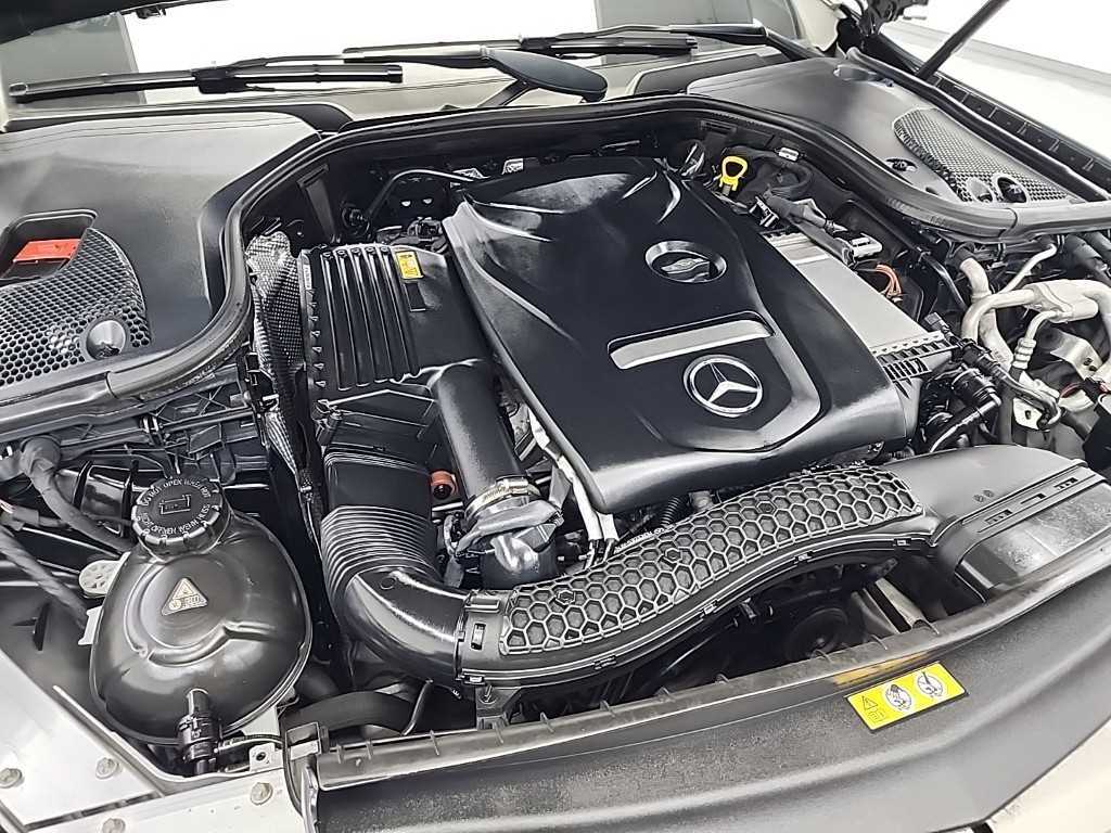 Mercedes Benz E class - Vista 5