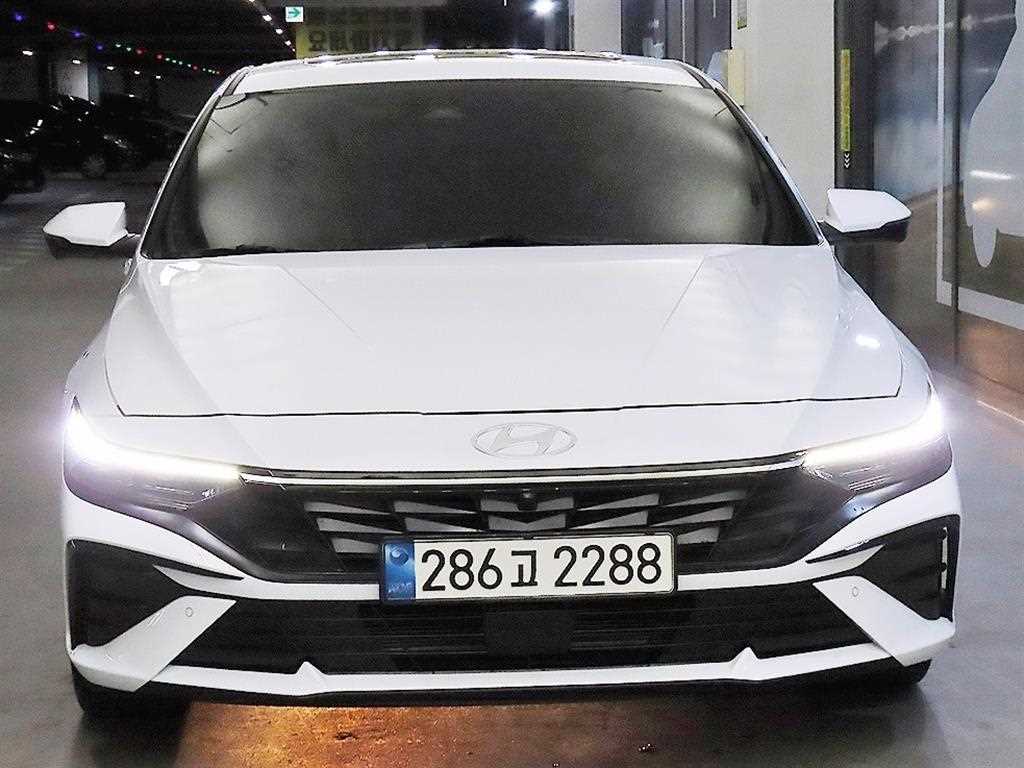 HYUNDAI Avante - Vista 2