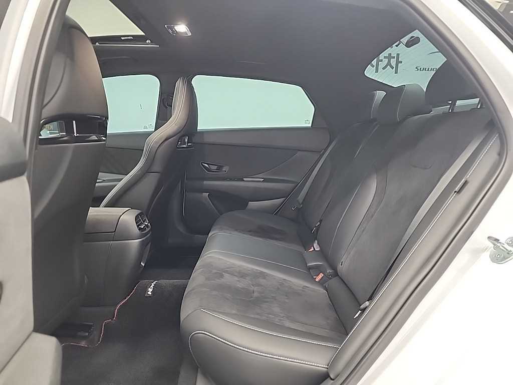 HYUNDAI Avante - Vista 12