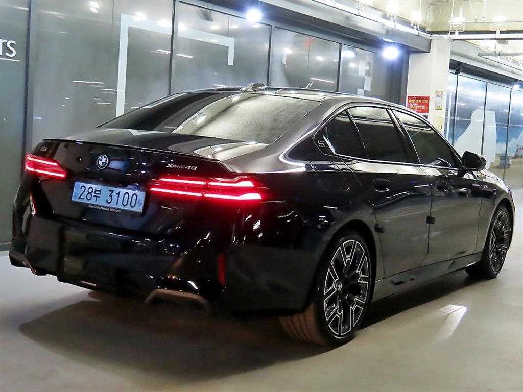 BMW i5 - Vista 4