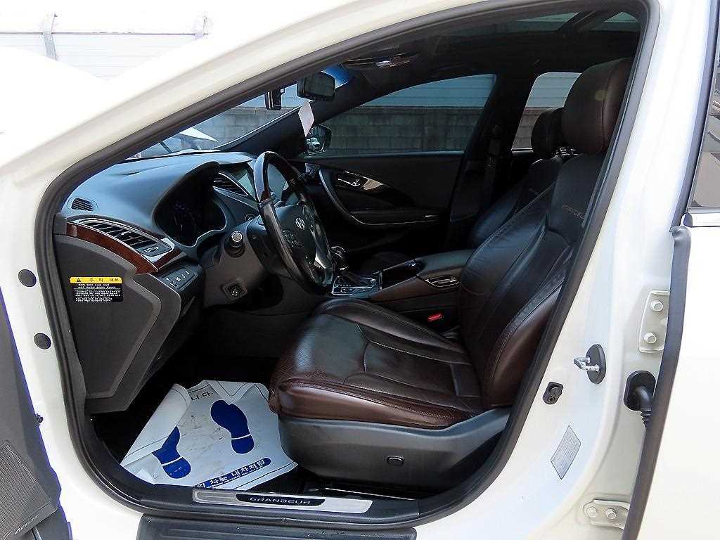 HYUNDAI Grandeur - Vista 5