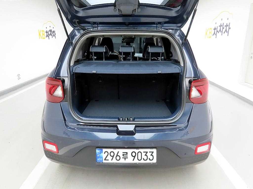 HYUNDAI Venue - Vista 5