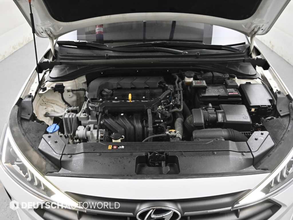 HYUNDAI Avante - Vista 6