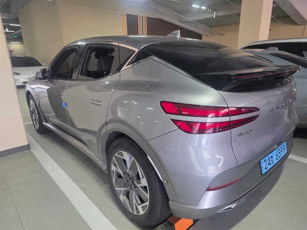 Genesis GV60 - Vista 5
