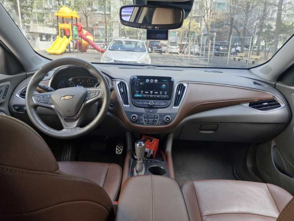 Chevrolet Malibu - Vista 10