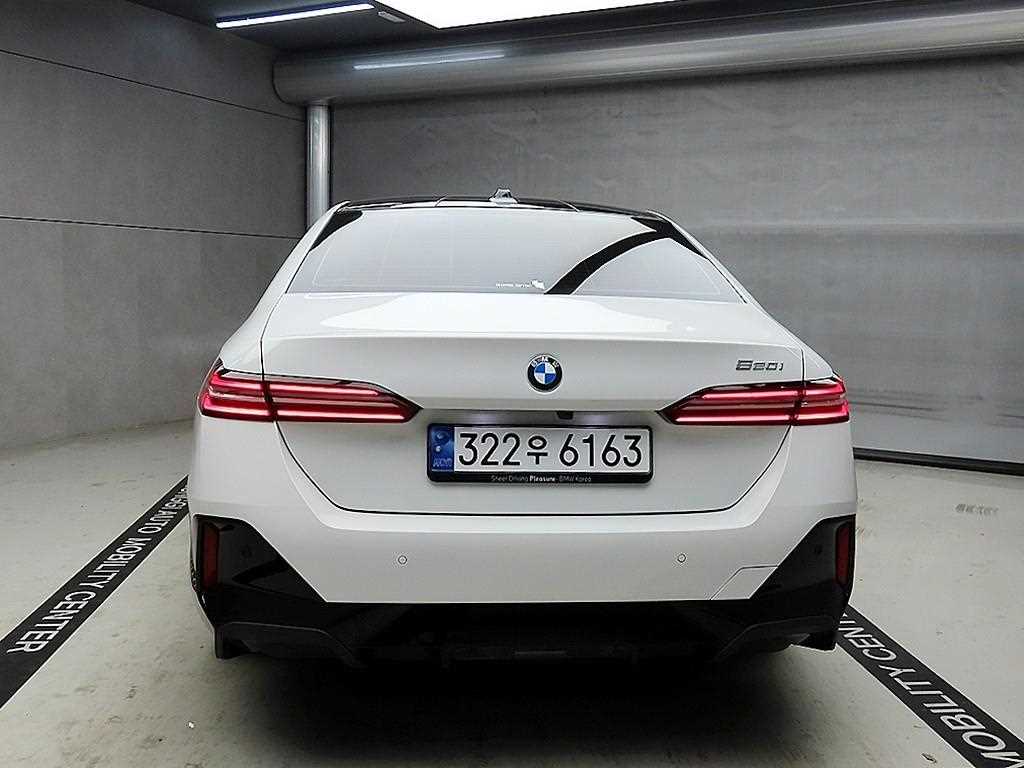 BMW 5 Series - Vista 3