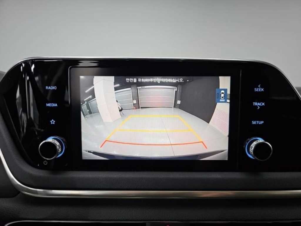 HYUNDAI Sonata - Vista 10