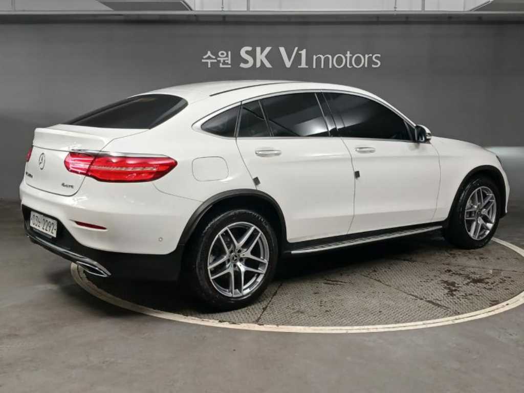 Mercedes Benz GLC Class - Vista 4