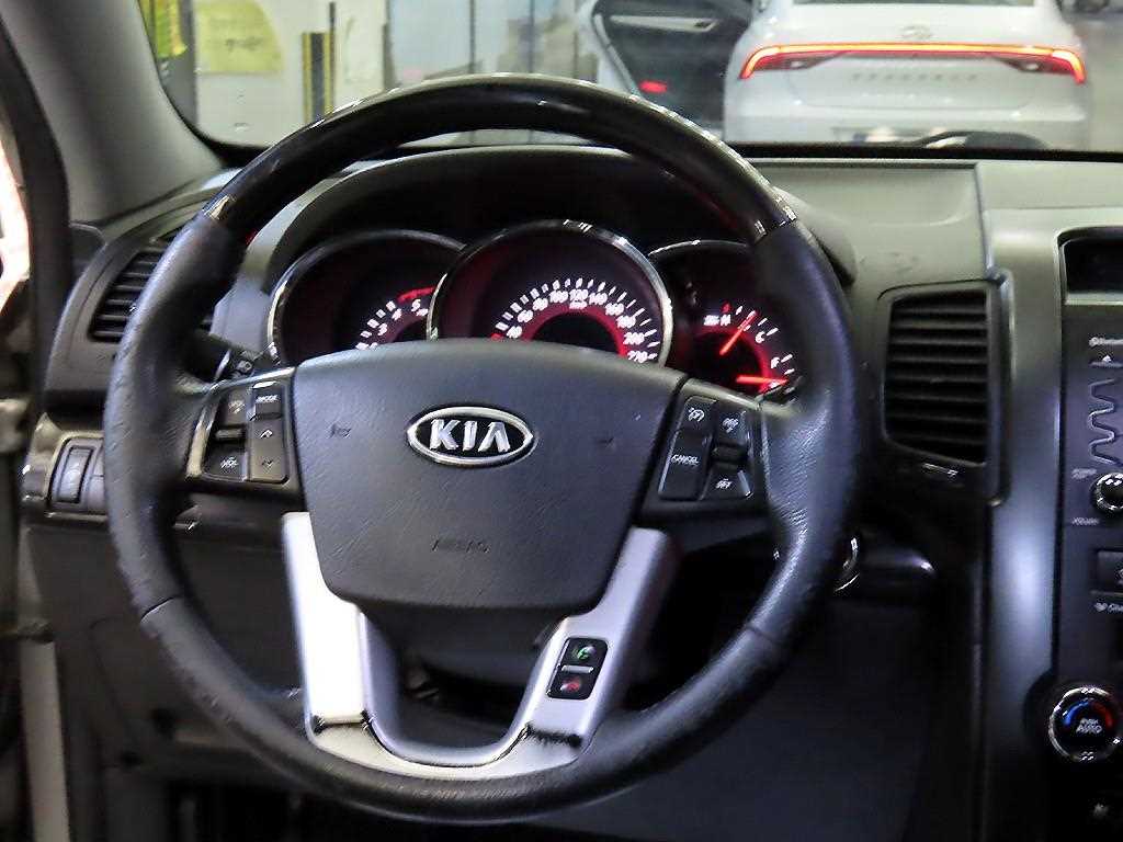 KIA Sorento - Vista 8