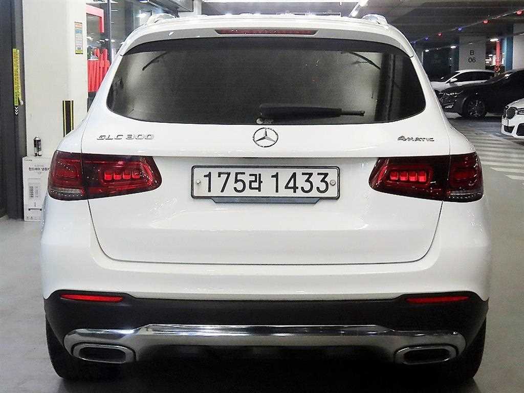 Mercedes Benz GLC Class - Vista 5