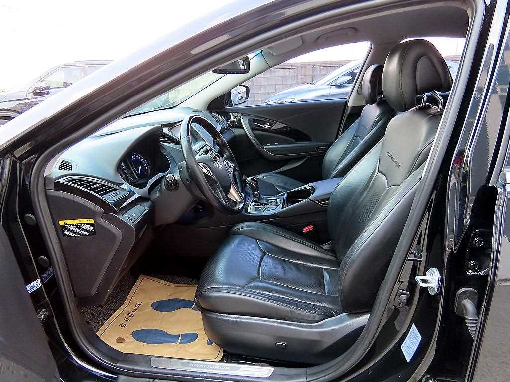 HYUNDAI Grandeur - Vista 5