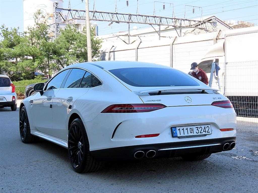 Mercedes Benz AMG GT - Vista 3