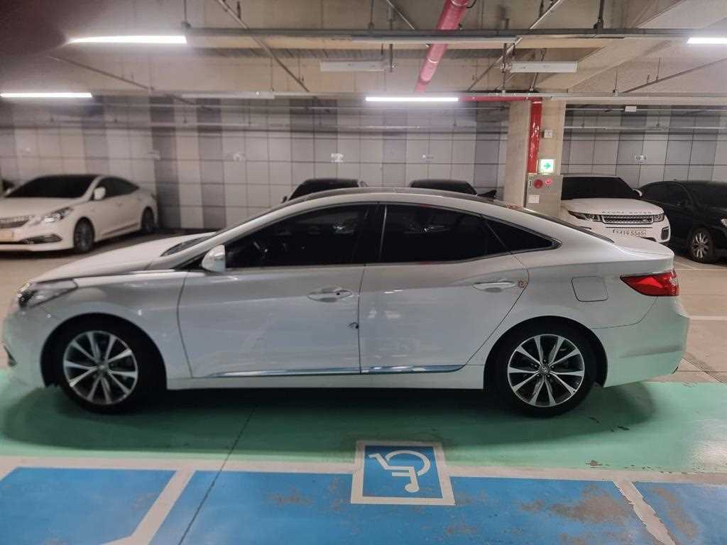 HYUNDAI Grandeur - Vista 4