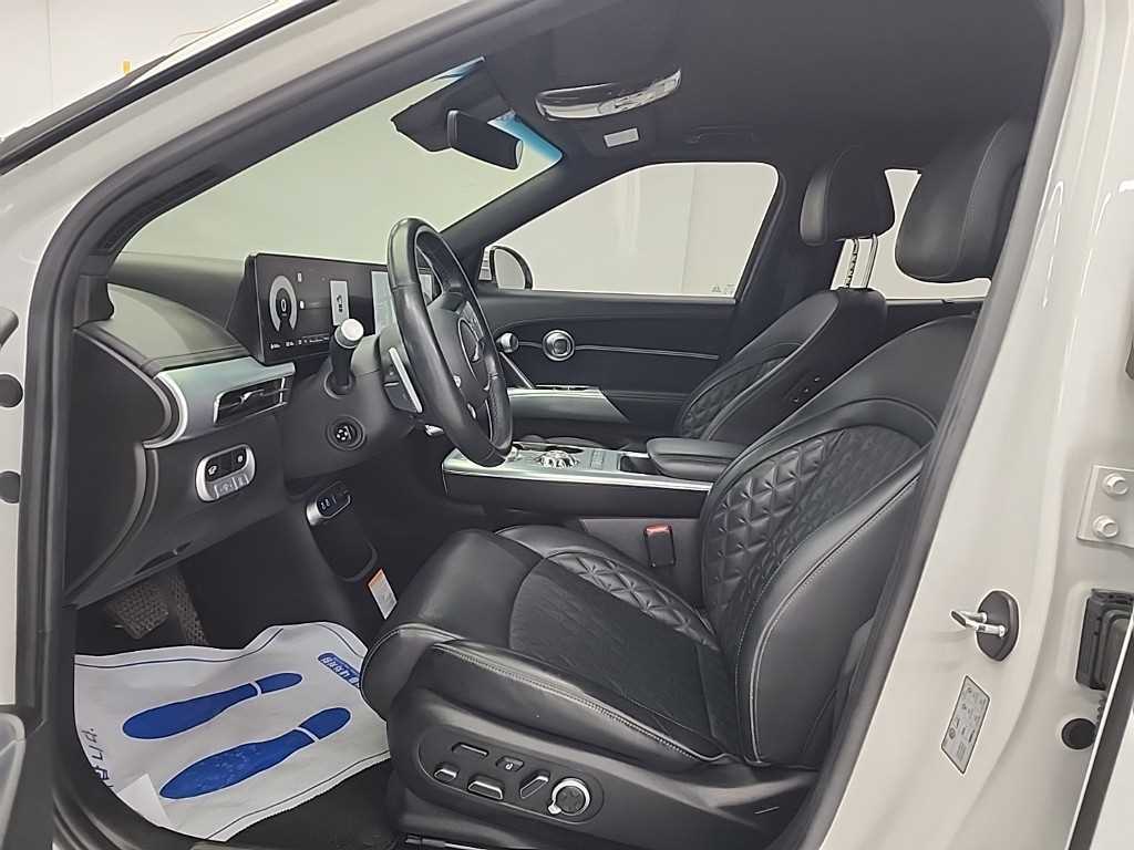 Genesis GV60 - Vista 11