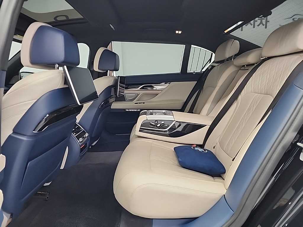 BMW 7 Series - Vista 12